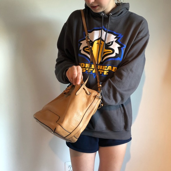 Rebecca Minkoff Fiona Bucket Bag in Soft Tan Pebbled Leather Silver Hardware - Picture 10 of 16